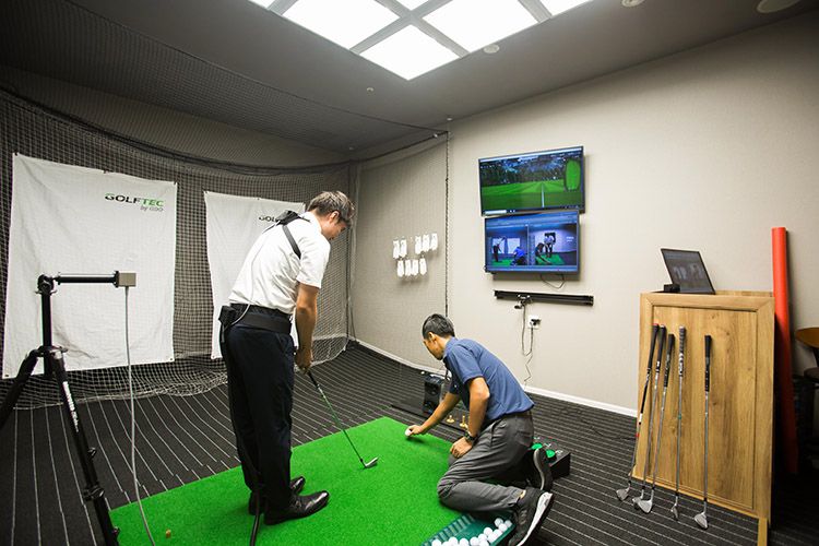 完全個室型マンツーマンのレッスンが受けられるGOLFTEC by GDO 羽田空港