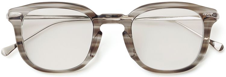 アセテートフレームに彫金を凝らしたスターリングシルバー製テンプルを合わせたマツダのウェリントン型メガネ。