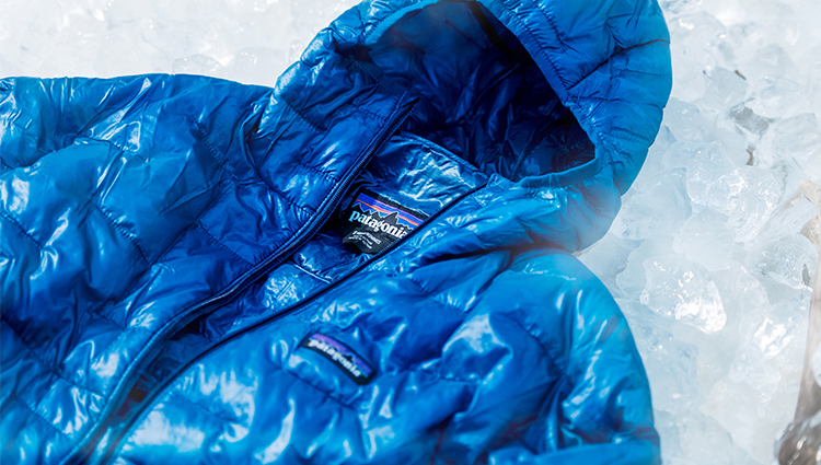 良品 希少 パタゴニア マイクロパフフーディジャケット パフボール グリーン 薄くて軽い名作「マイクロ・パフ・フーディ」に詰まったパタゴニアの本気