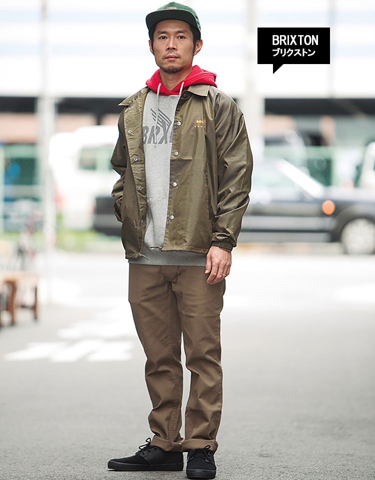 全身ブリクストンのスタイリングは、色も合わせてセットアップ感覚で。