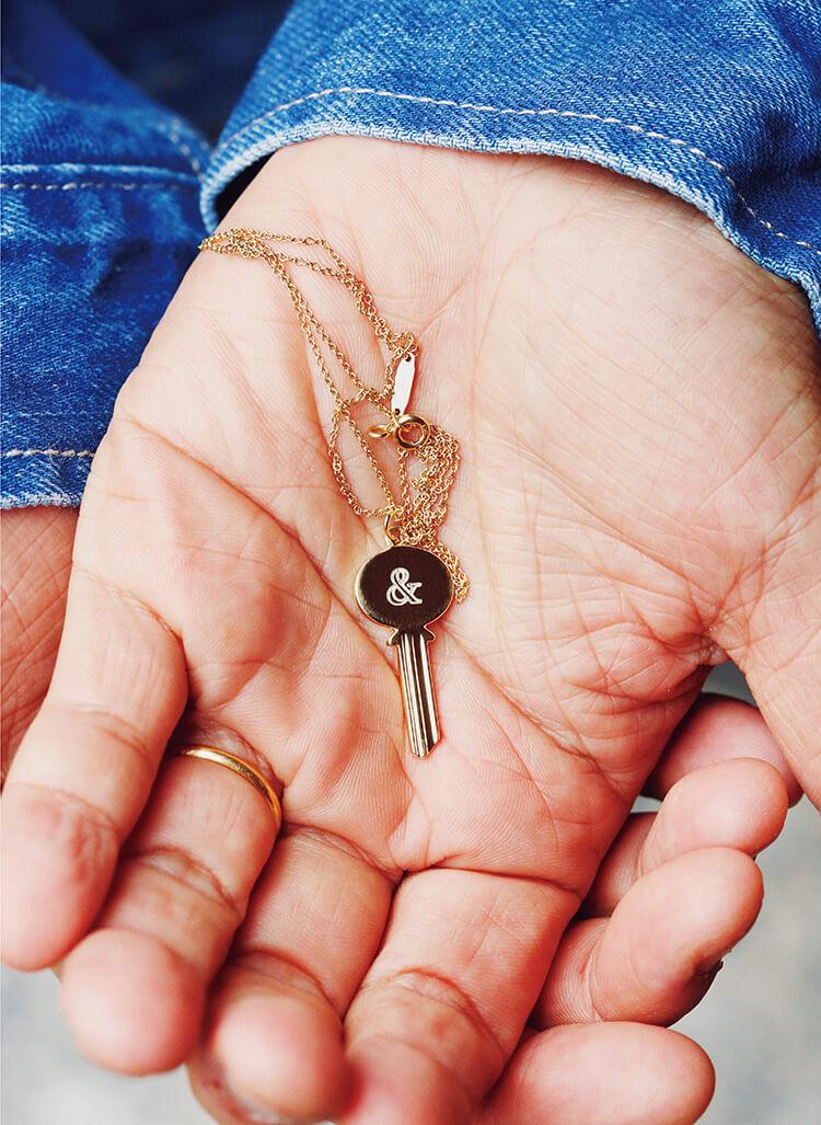 「ティファニー」のネックレス