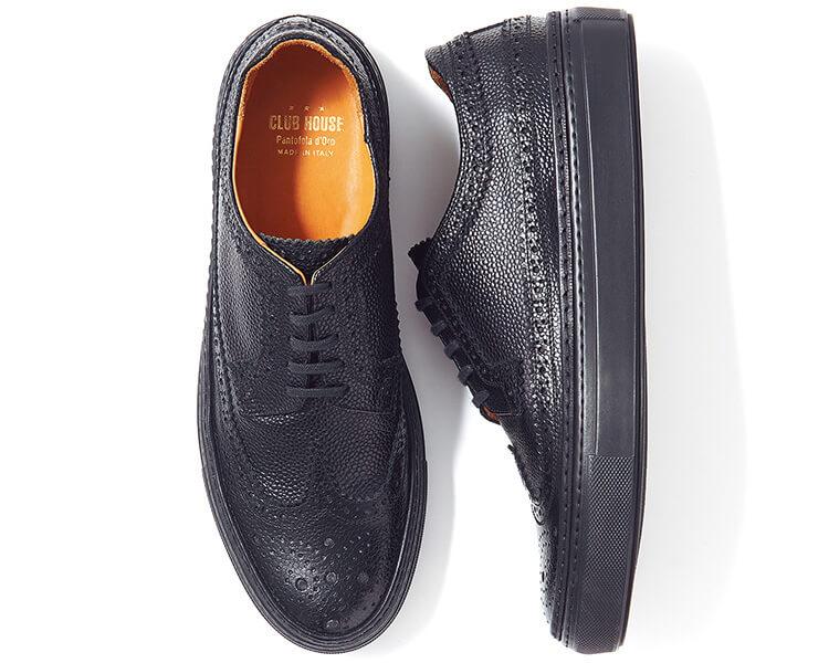 ゴルフ場のクラブハウスで履くイメージで作られた、ウイングチップシューズの「クラブハウス」。／パントフォラ・ドーロ