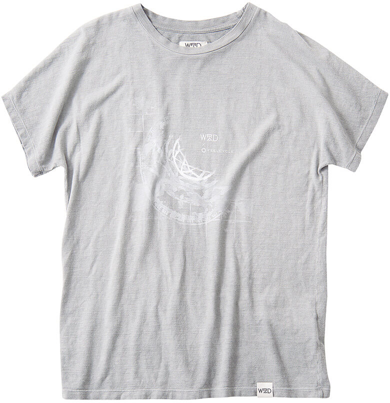 唯一無二の製法による味わい深きグレーTシャツ