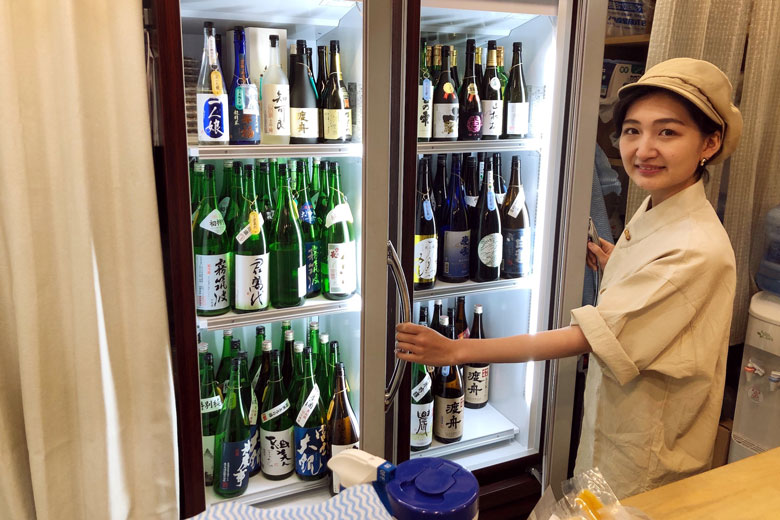 日本酒が入った冷蔵庫