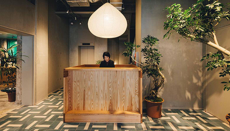 【中古】 ホテルガイド京阪神 英文京都ガイドマップ他出版物7点セット』 - 青羽古書店 AOBANE