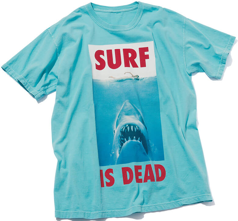 「サーフ イズ デッド」のTシャツ