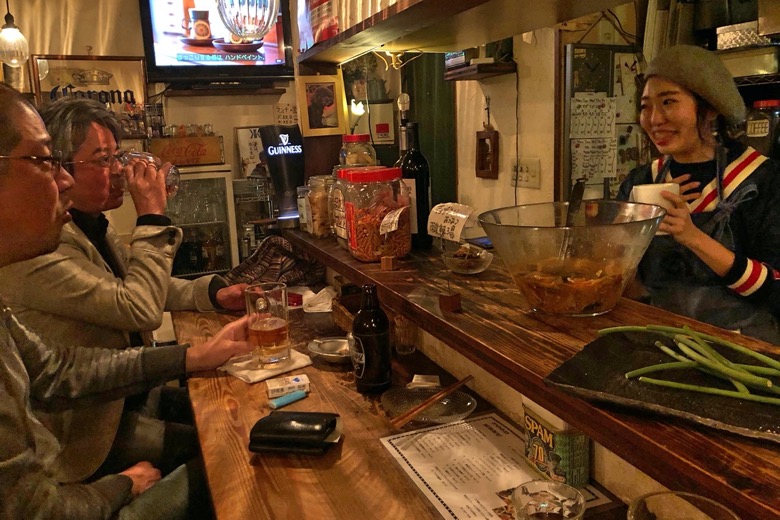 お客さんと看板娘