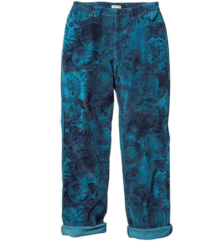 全面にプリントが施された細畝コーデュロイパンツは米国老舗デパート、セントジョンズベイのプライベートブランドのもの。／古着屋 深緑