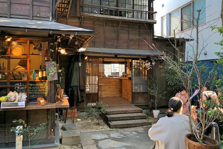 敷地内の他店舗