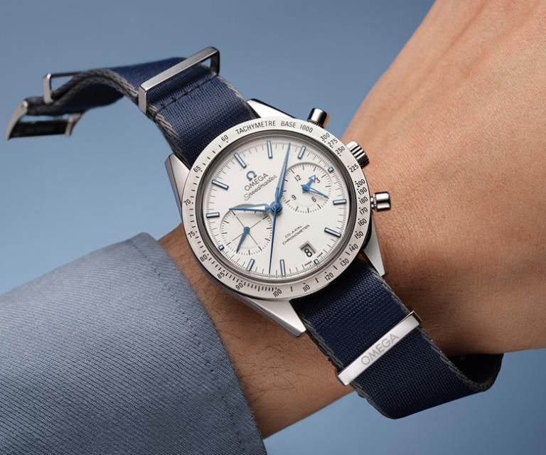 NATO軍は間違い!? オメガが語る「NATOストラップ」のホントの起源 OCEANS オーシャンズ｜男の日常を