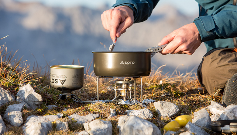 自宅の庭からヒマラヤまで！ ガンガン使い込みたい「SOTO」の万能ギア7選
