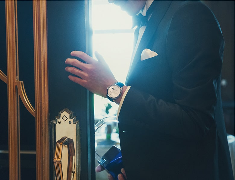 今回の受賞を記念して手に入れたハリー・ウィンストンの「HW ミッドナイト・デイト ムーンフェイズ オートマティック 42mm &nbsp;」だ。