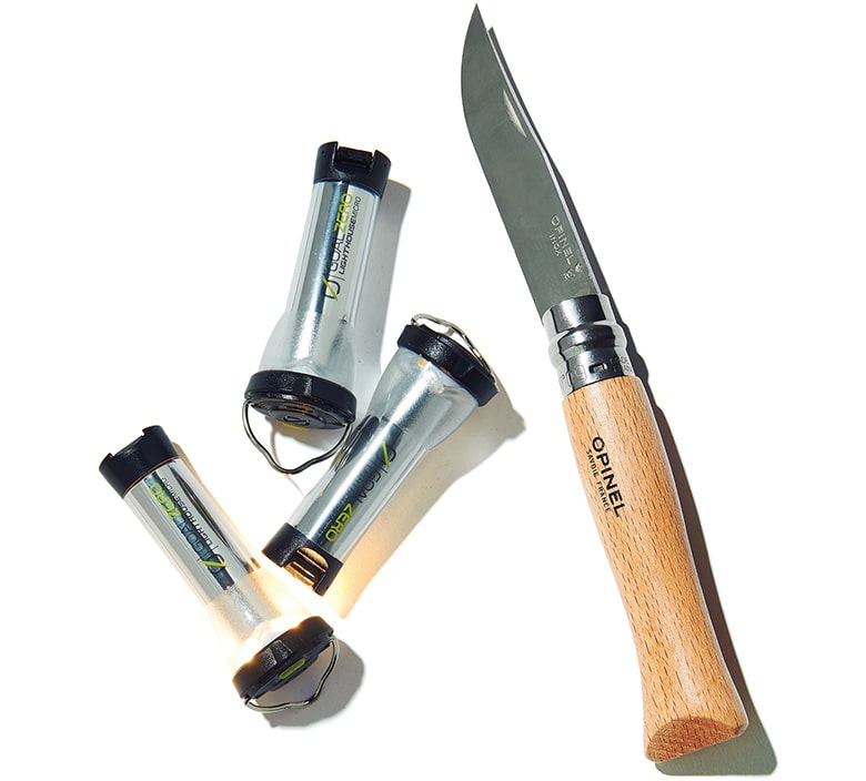 「ゴールゼロ」のLEDランタン「オピネル」のナイフ