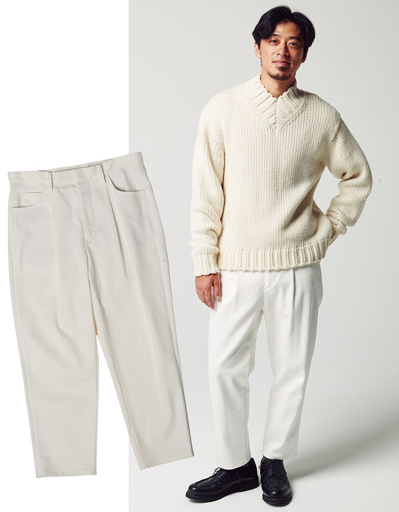 身近な白をあえてボトムスで。上下白でもデニムなら気恥ずかしくない