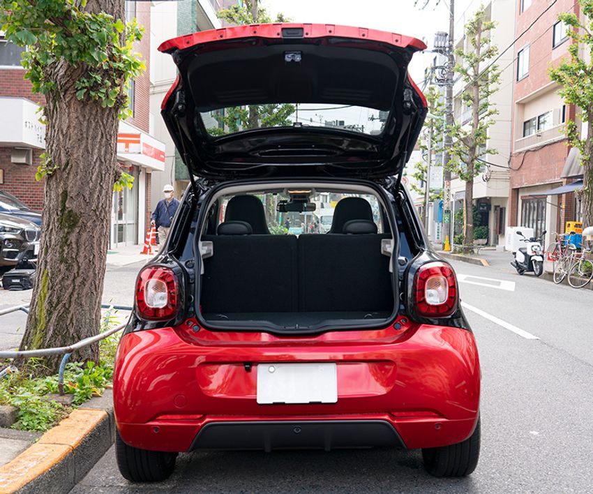 「乗ってるだけで楽しい」モデル安井達郎の小さな愛車スマート・フォーフォー - 14枚目の画像