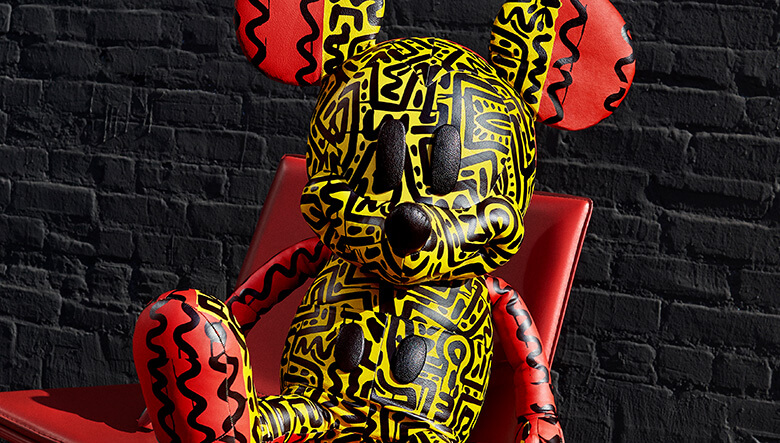 キース・へリングのミッキーをドンッ！と使ったコーチの新作。どれも