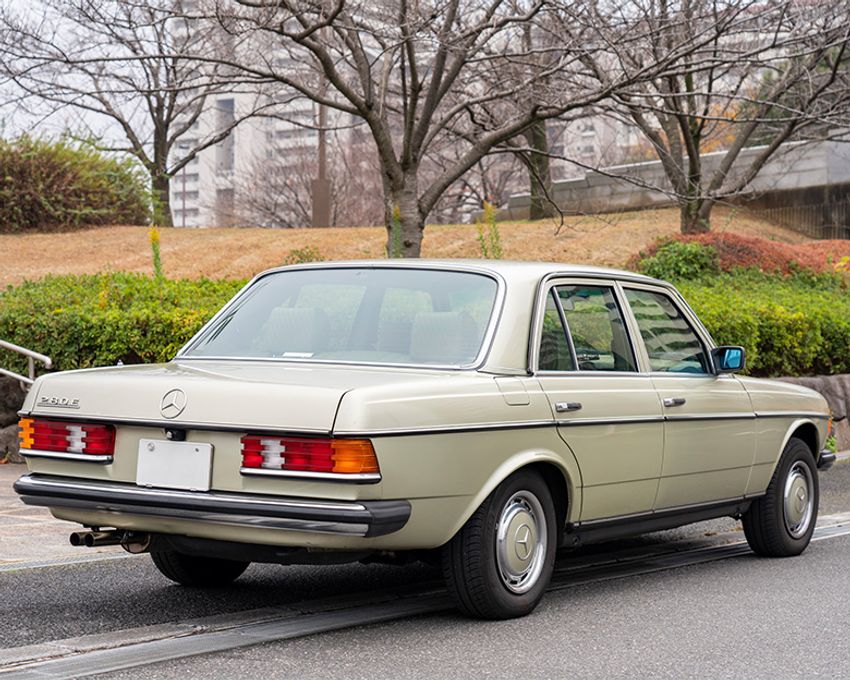 「タイムレスな贈り物になる」から、40年前のベンツ「W123」に乗るスタイリスト - 9枚目の画像