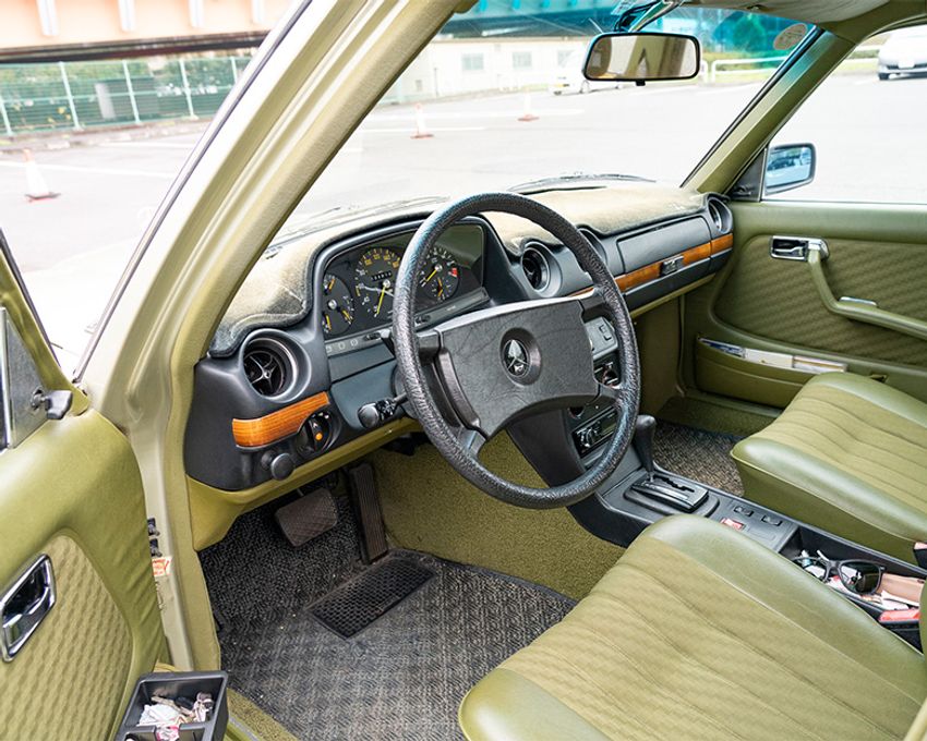 「タイムレスな贈り物になる」から、40年前のベンツ「W123」に乗るスタイリスト - 12枚目の画像