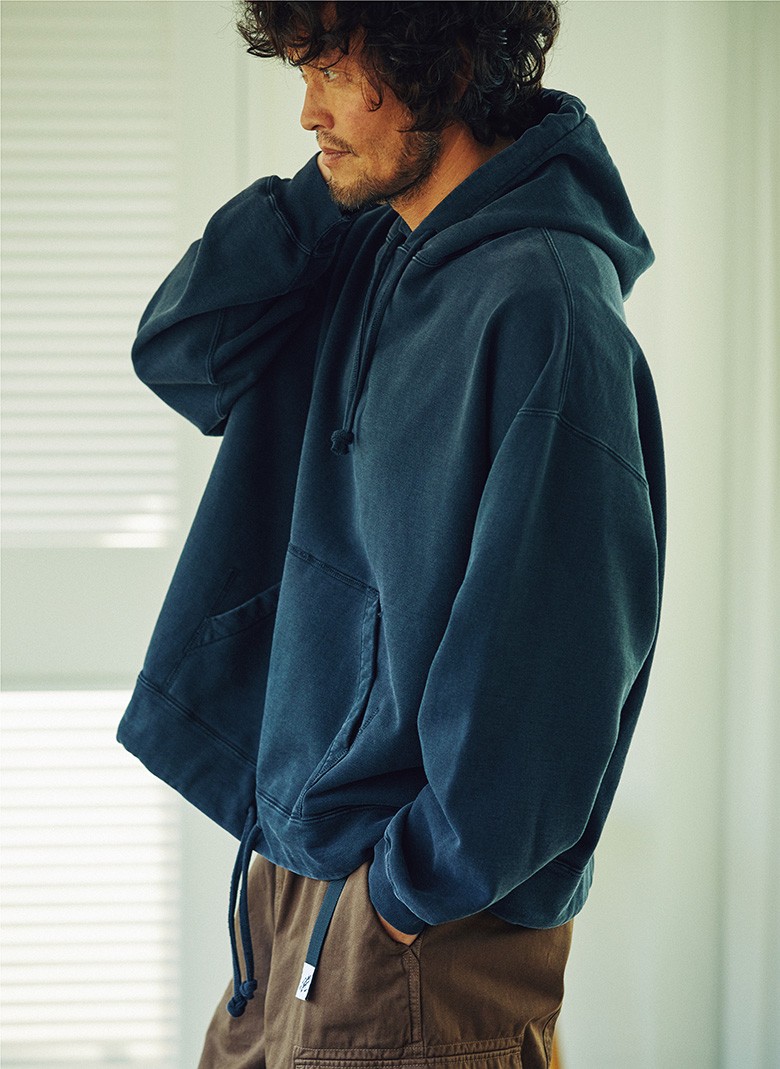 ニューノーマルに不可欠な服。あらゆる面で進化を続けるスウェットパーカを集めてみた