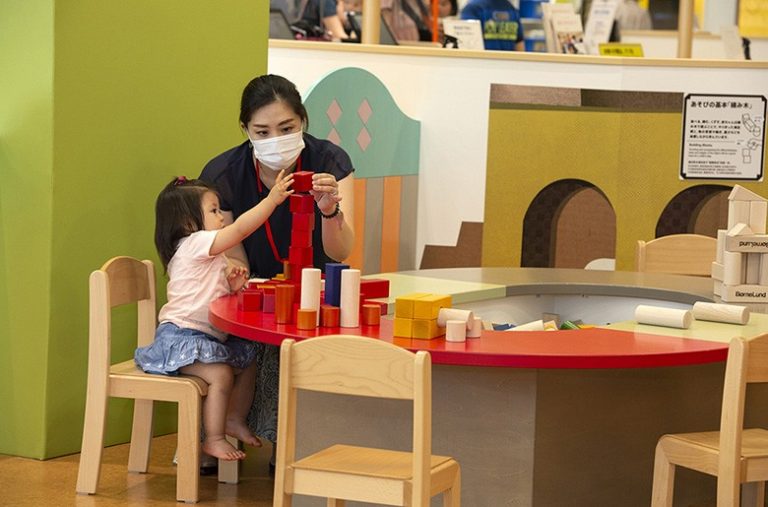 「家族でリズムをとるのが大切」。小児科医に聞くウィズコロナ時代、子供たちの生活 OCEANS オーシャンズ｜男の