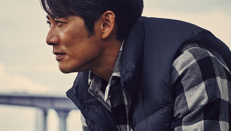 趣味人の俳優・反町隆史が着こなす。”ワーク”や“ミリタリー”が匂う服