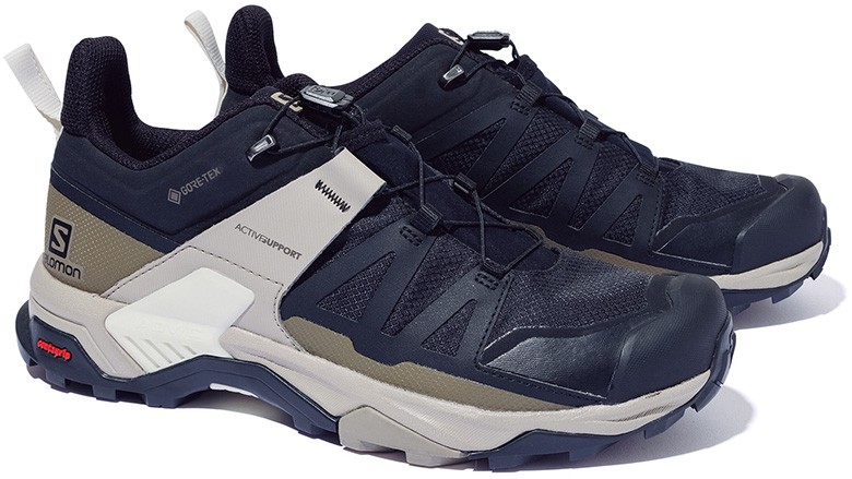 落ち着いた色味が◎。“スーツの外し”に選ぶべきハイテクスニーカーはこれだ！