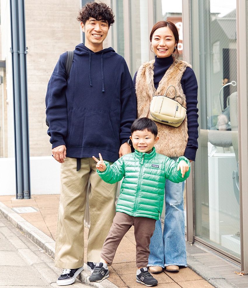 ベージュのチノにネイビーのトップス。超定番コンビをお洒落に着こなす3好例 - 3枚目の画像