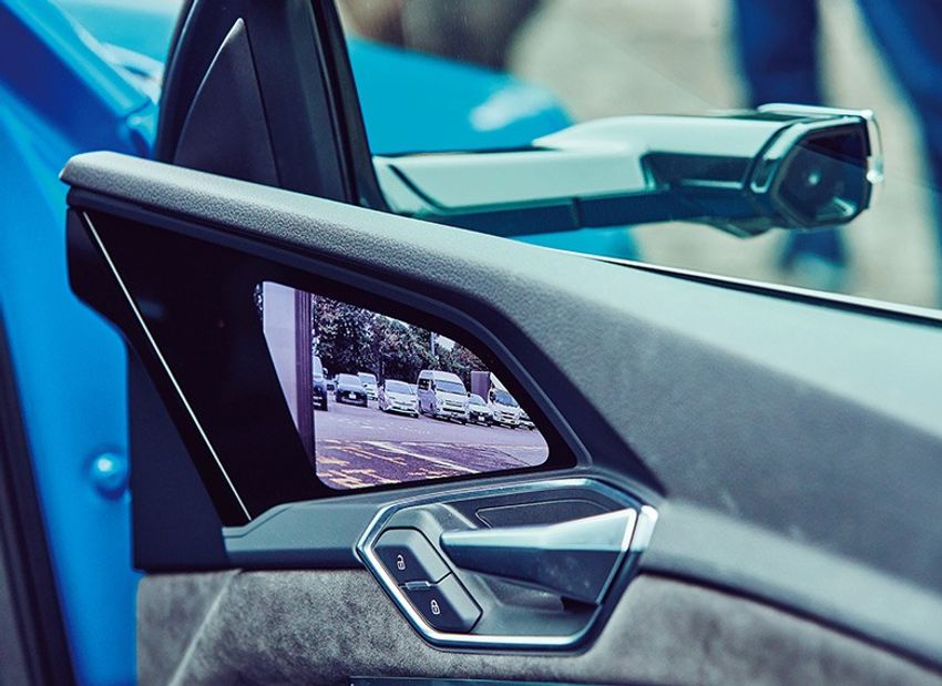 片道約60kmの通勤にEV車はあり？ 藤井隆行さんのe-tron試乗レポ - 2枚目の画像