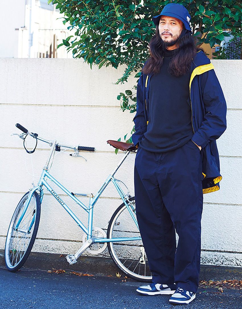 ジャケット=ネサーンス パンツ=古着 スニーカー=ナイキ ハット=ウィンダンシー