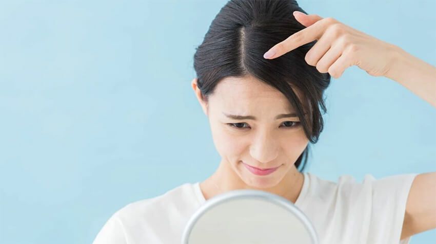 薄毛に効きそうだと信じて実践している習慣が、実は間違っているかもしれません(写真:shimi/PIXTA)