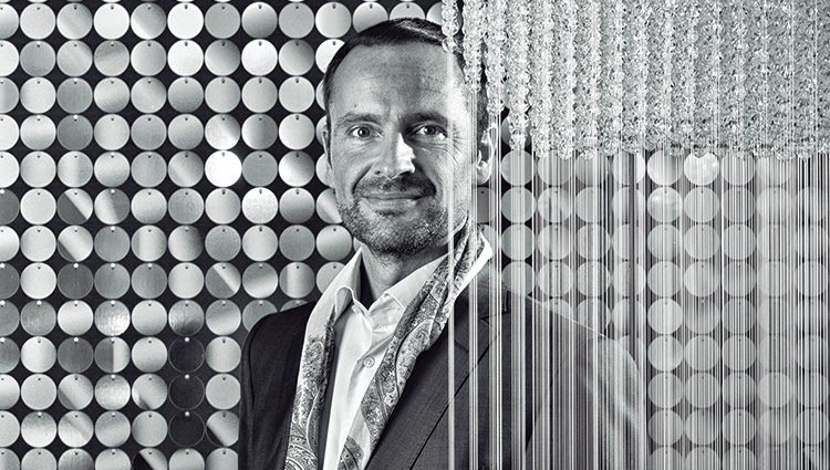 キラキラの裏に見つけた、知らないことだらけの「スワロフスキー」