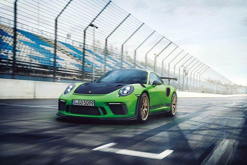 超軽量“911”、41年ぶりの“フェアレディZ”。ポルシェと日産の新型が本気だ - 1枚目の画像