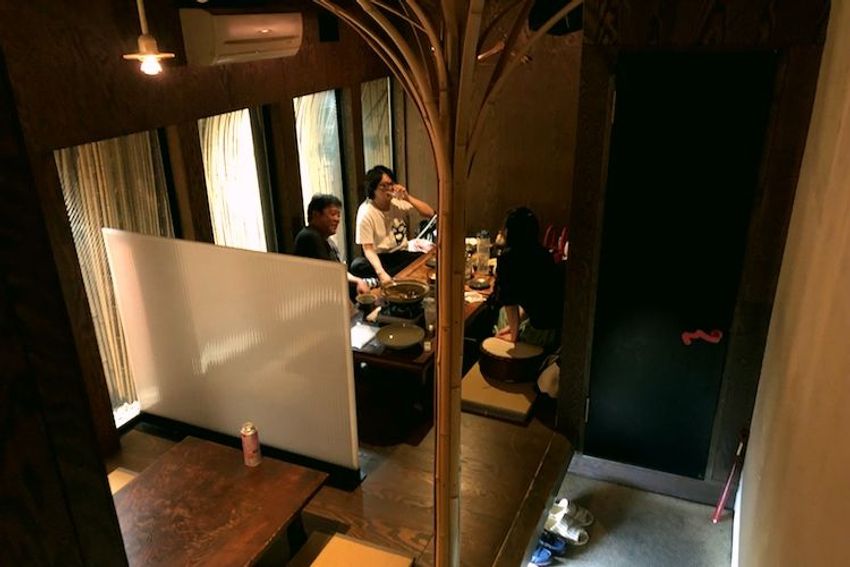 渋谷の焼酎ダイニングで、酔って裸足で帰宅した看板娘に昂ぶった - 13枚目の画像