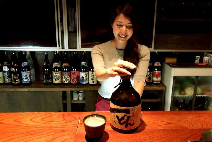 渋谷の焼酎ダイニングで、酔って裸足で帰宅した看板娘に昂ぶった - 17枚目の画像