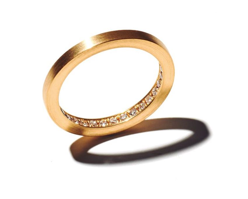 裏を返せば意味がわかる。アクセ使いが巧いオッサンのシンプル×シンプル論 - 2枚目の画像