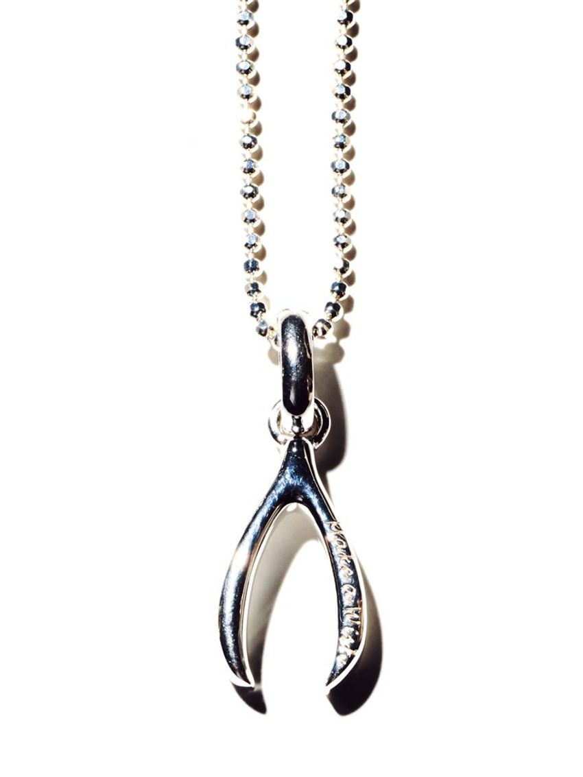 洗練されたラッキーモチーフのアクセでセンス良くゲン担ぎ - 3枚目の画像