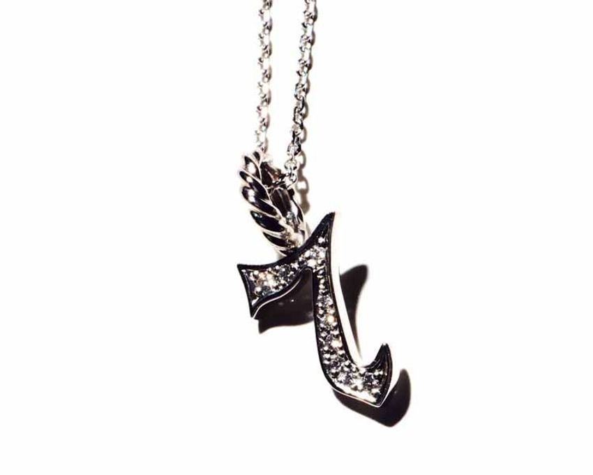 洗練されたラッキーモチーフのアクセでセンス良くゲン担ぎ - 4枚目の画像