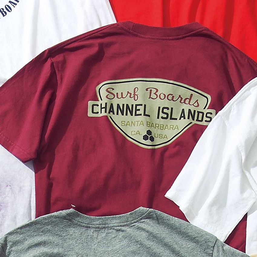 海に映えるカラーTシャツ5選！ ツウも唸るバックプリントでさらに輝く個性 - 6枚目の画像