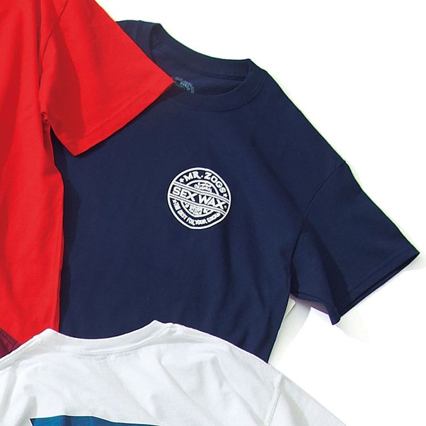 シックにキメる、ダークトーンでも“海の薫り1000%”なプリントT - 5枚目の画像