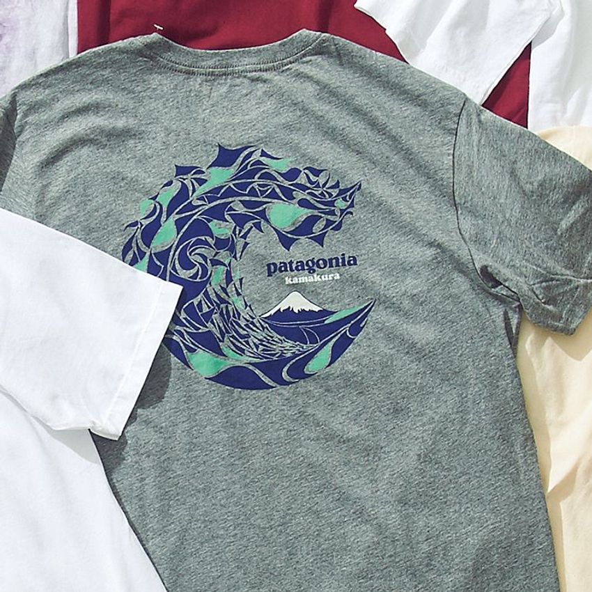 シックにキメる、ダークトーンでも“海の薫り1000%”なプリントT - 6枚目の画像