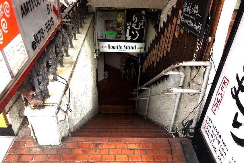 原宿のラーメン店で、ストイックな修行を続ける看板娘を応援した - 2枚目の画像