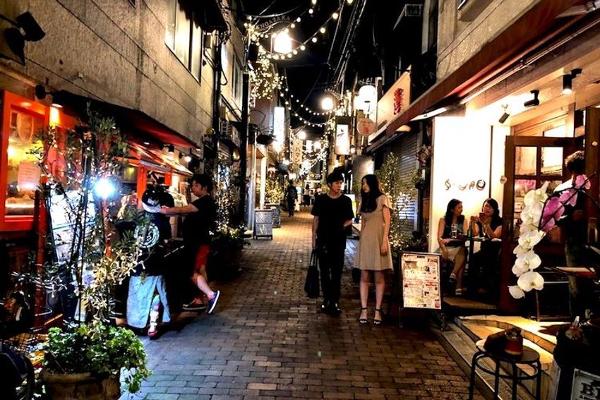 中野のおでんバルで、天才的な絵を描く看板娘にキュンとした - 1枚目の画像