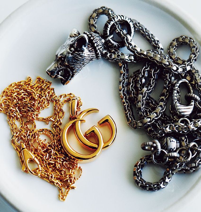 「ロゴ入りジュエリー」で憧れのスーパーブランドを夏のアクセントに - 1枚目の画像