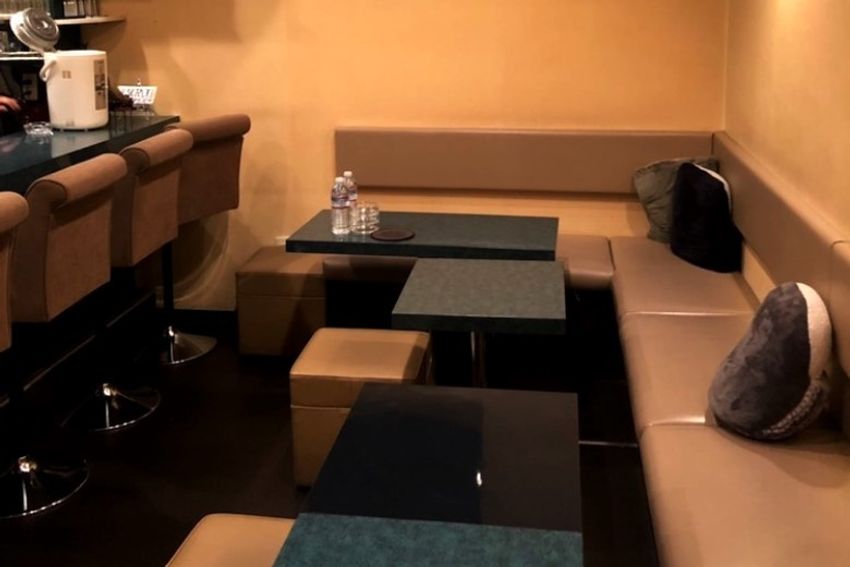 大井町の立ち飲みバーで、看板娘の実家猫が“ワイルド”だった - 13枚目の画像