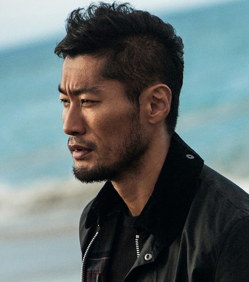 いつもと逆の分け目でボリュームをプラス。ショートの実用ヘアアレンジ術 - 5枚目の画像