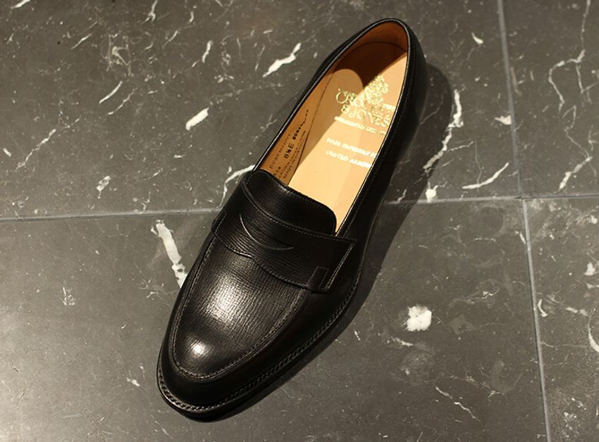 “キチキチ”を履いて伸ばすはもう古い。正しいローファー選び最新版 - 6枚目の画像