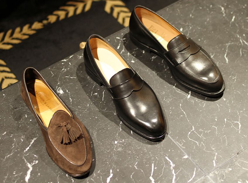 “キチキチ”を履いて伸ばすはもう古い。正しいローファー選び最新版 - 1枚目の画像