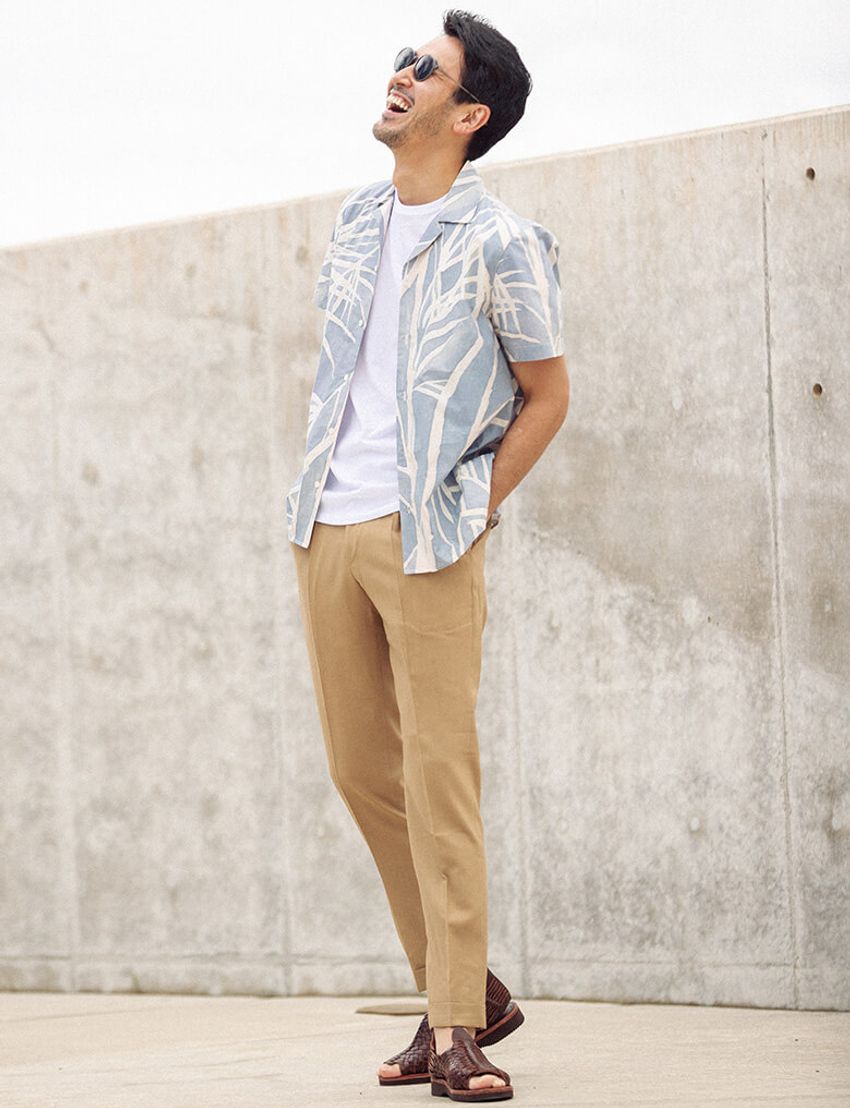 自然体でカッコいい。大人の「開襟シャツ」正しい着こなし4例 - 4枚目の画像