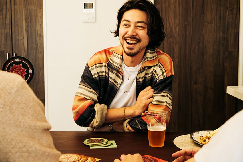 雨の日は、酒を片手に騙し合い！ 男同士が盛り上がる“ブラフ系”アナログゲーム3選 - 6枚目の画像