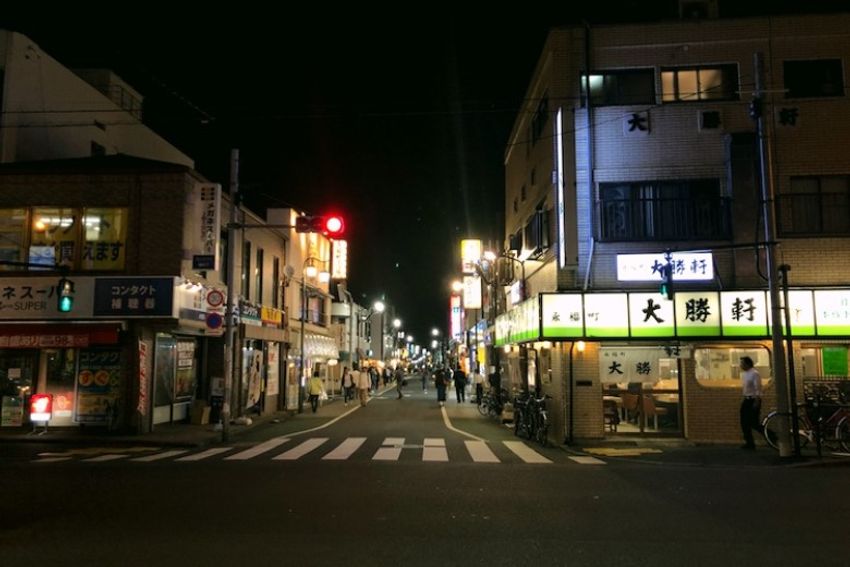 永福町のスタンドバーで、ひよっこバーテン看板娘に癒された - 1枚目の画像